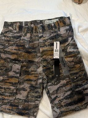 Smoke Rise Men's Cargo Shorts in Multicolor Camo